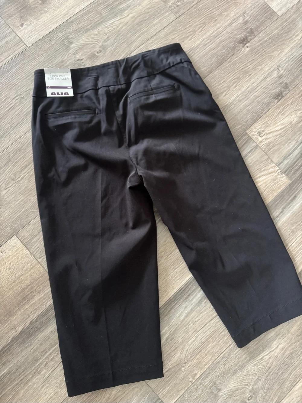 NWT Black Slimming Tummy Control Capri Pants Size 12 - Picture 11 of 11